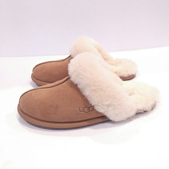 UGG Shoes - Ugg Women's Cozy Slipper in chestnut